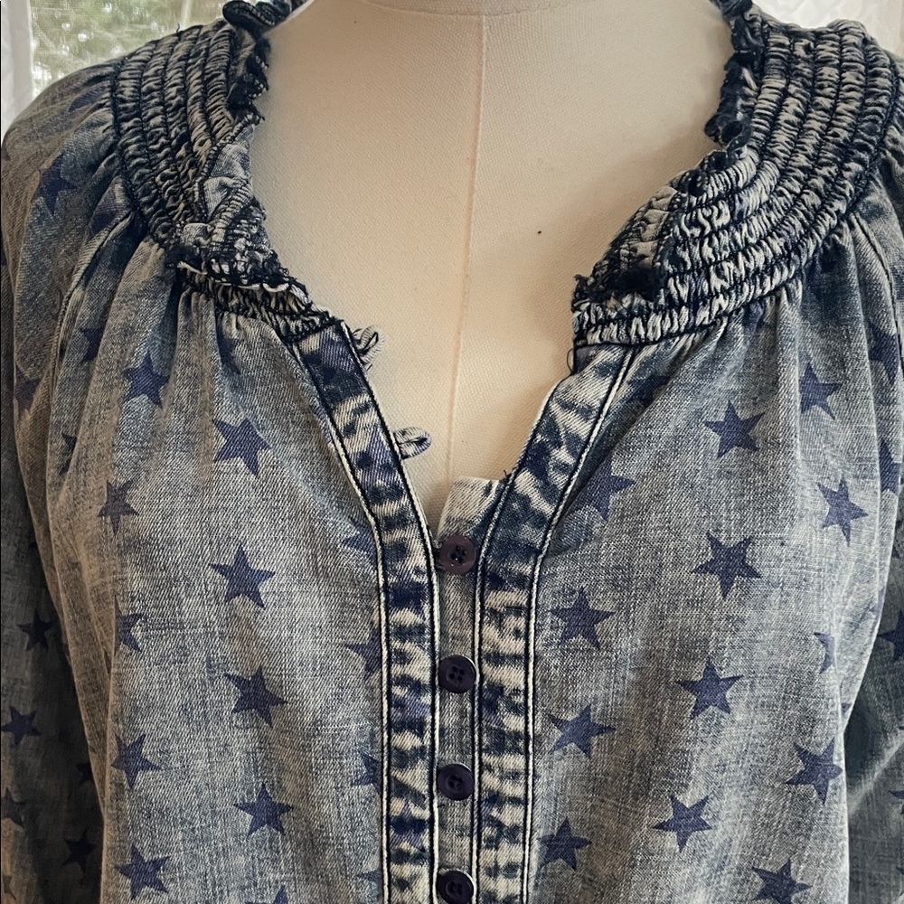 $128 NWT Billy T Melody Star Rizz Print Denim Blouse Small - Picture 4 of 7